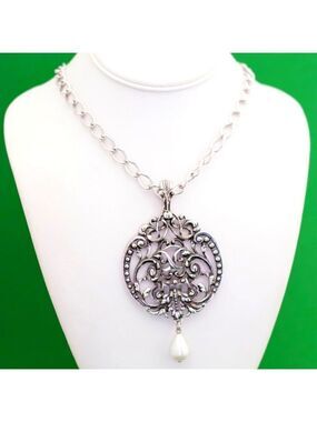 Avon Fantasy Heavy Silver Tone Necklace